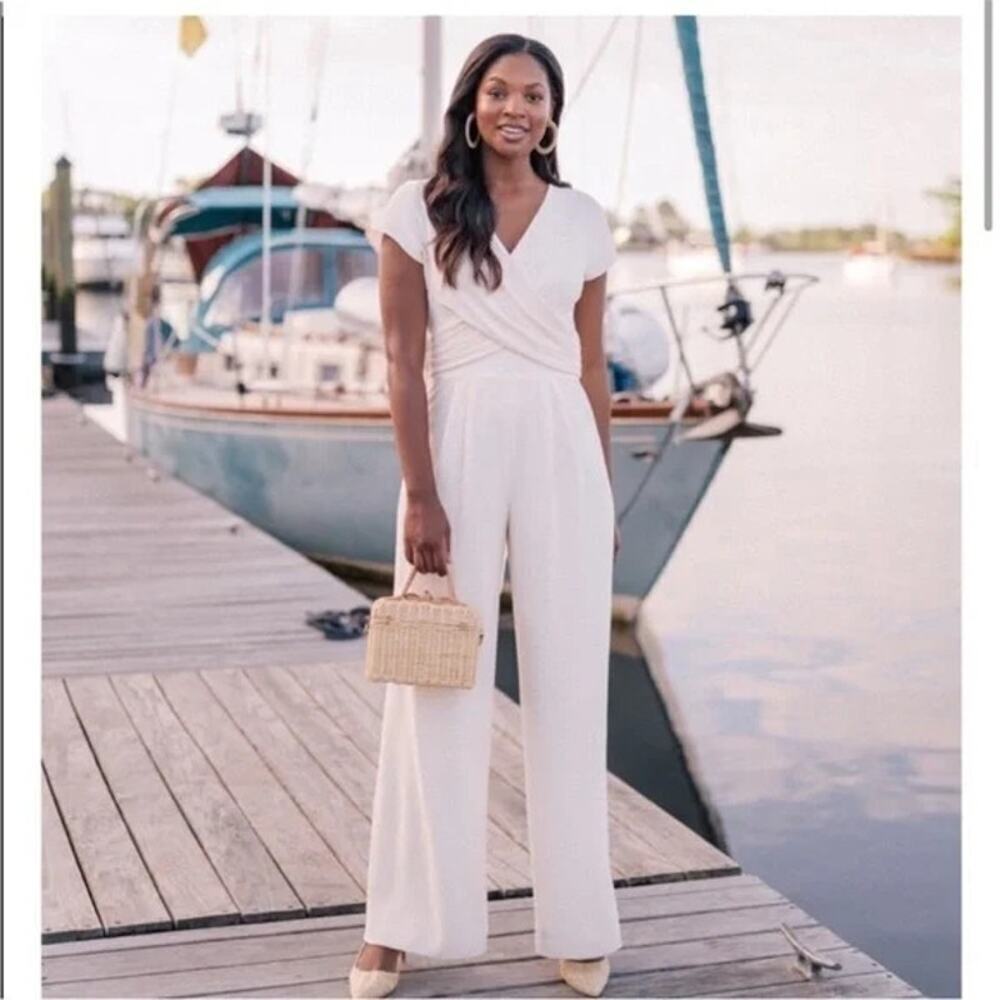 GAL MEETS GLAM Delaney Cream Crossover Wrap Bodice Jumpsuit Size 0 Bridal